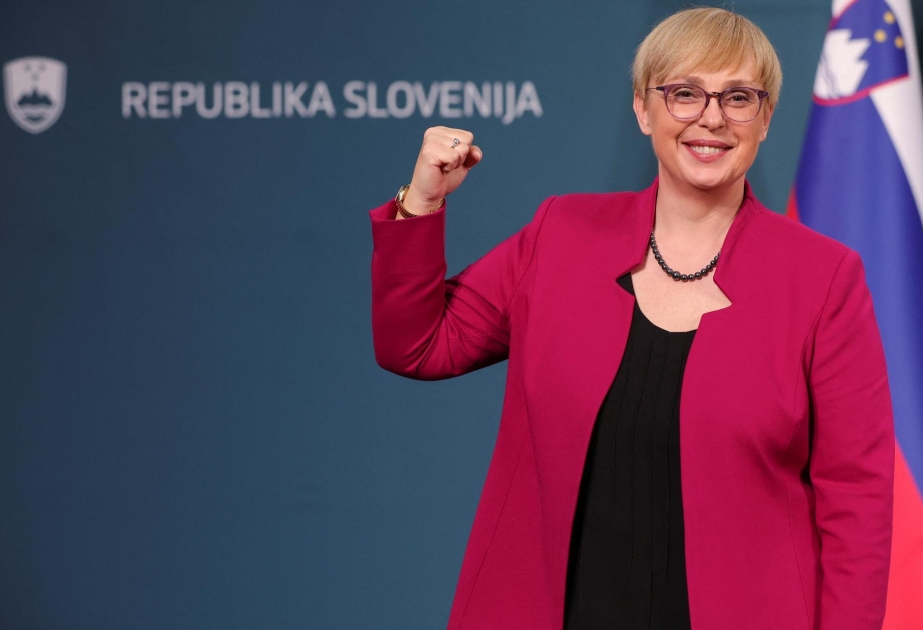 Sloveniyanın yeni seçilmiş Prezidenti and içib
