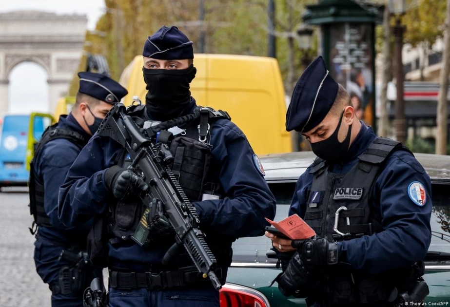 Parisdə silahlı hücum nəticəsində azı iki nəfər ölüb, yaralalananlar var VİDEO