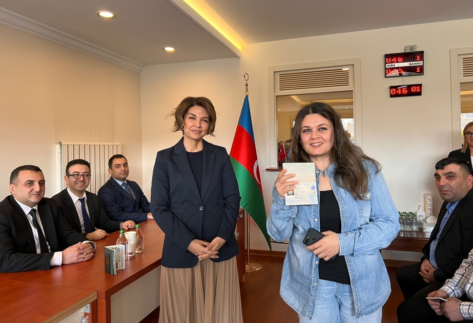 Türkiyədə məskunlaşan bir qrup Azərbaycan vətəndaşına ümumvətəndaş pasportları verilib