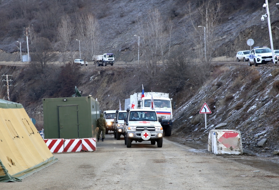 Beynəlxalq Qızıl Xaç Komitəsinə aid üç avtomobil aksiya ərazisindən keçib