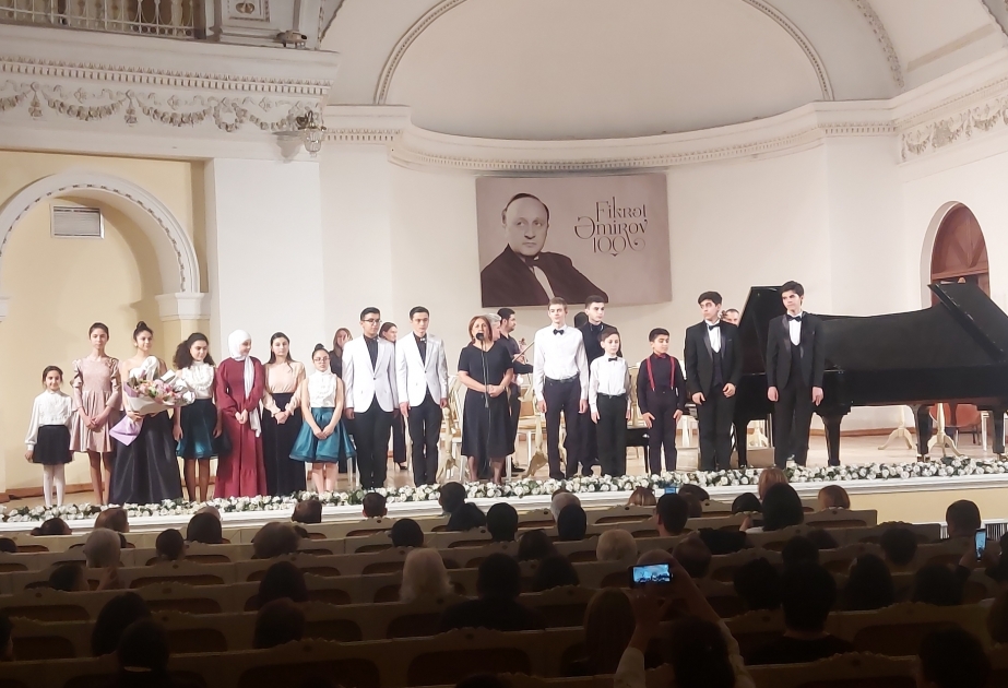 Filarmoniyada 15 nömrəli musiqi məktəbinin növbəti konserti Fikrət Əmirovun 100 illiyinə həsr olunub