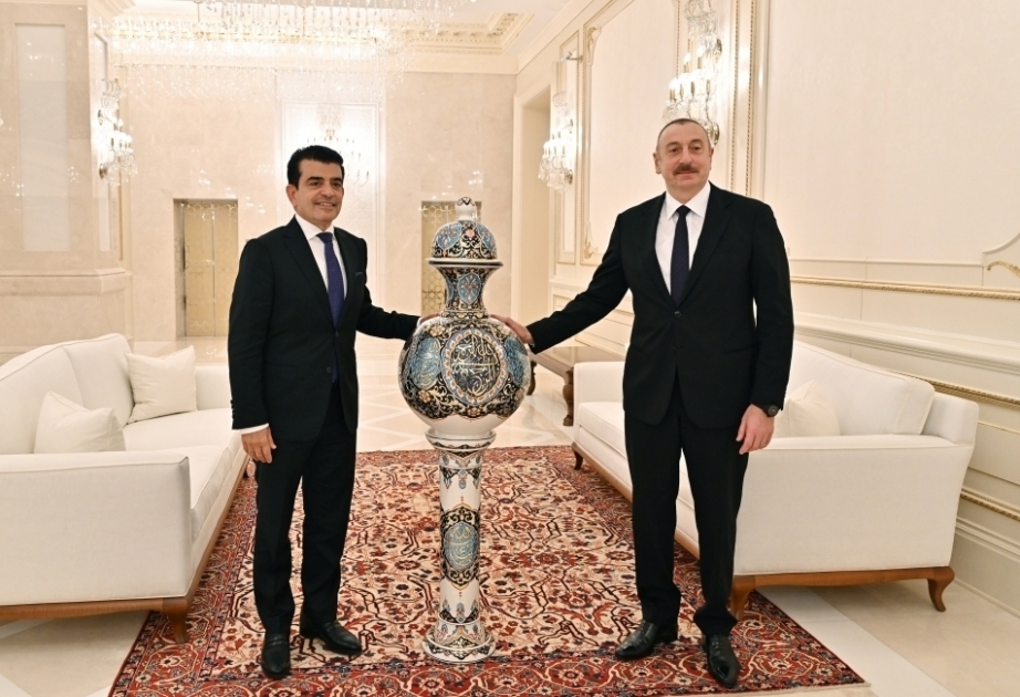 伊斯兰教科文组织总干事与阿塞拜疆总统通电话