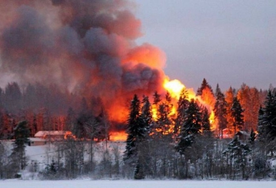 Finlandiyada Milad günü XVIII əsrə aid taxta kilsə yanıb