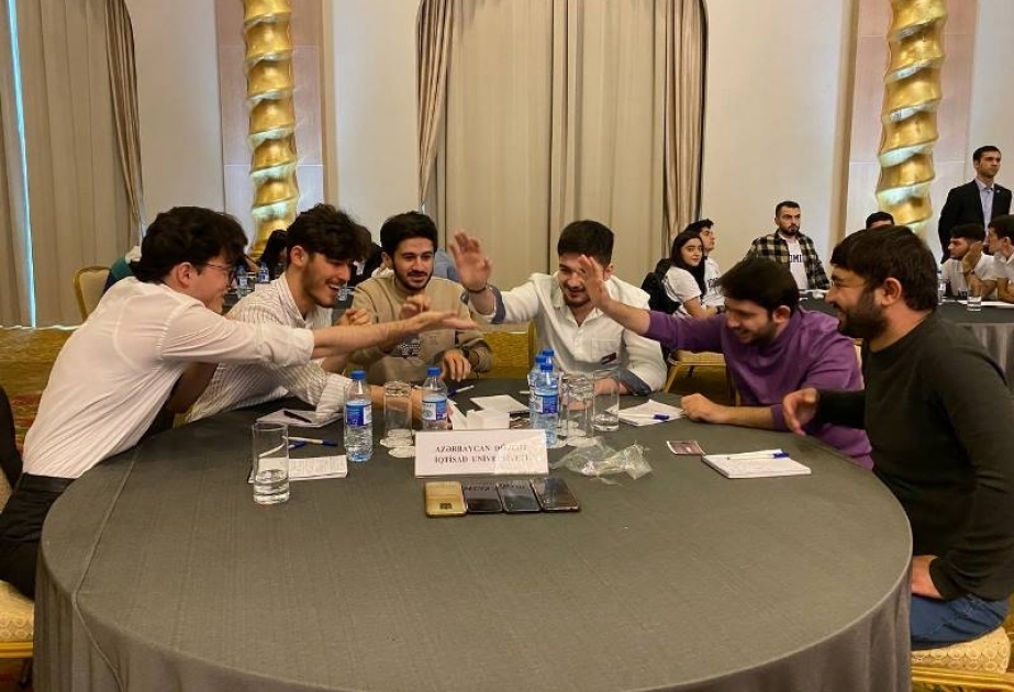 UNEC-in komandası intellektual yarışda qalib oldu