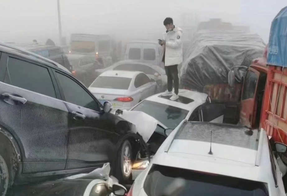 Çində qatı duman səbəbindən 200 avtomobil toqquşub VİDEO   