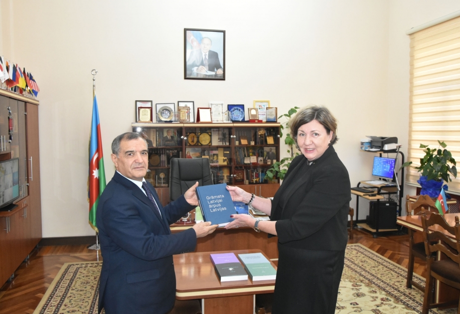 Latvian Charge d'Affaires in Azerbaijan visits National Library