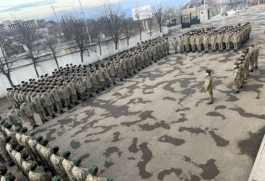 Baş Qərargah rəisi hərbi hissələrdə şəxsi heyətin döyüş qabiliyyətinin artırılması barədə tapşırıqlar verib