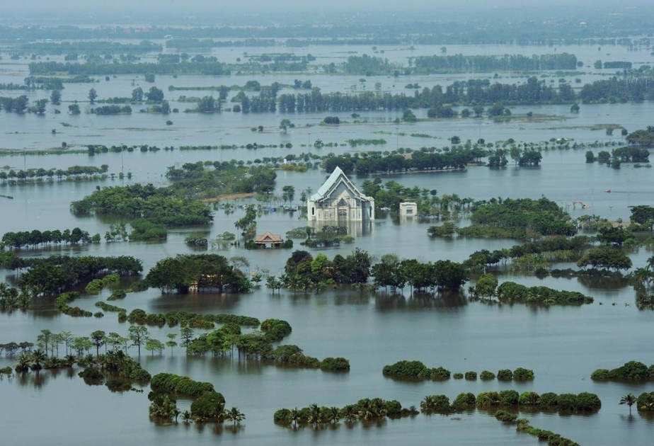 Death toll from Philippines floods climbs to 32