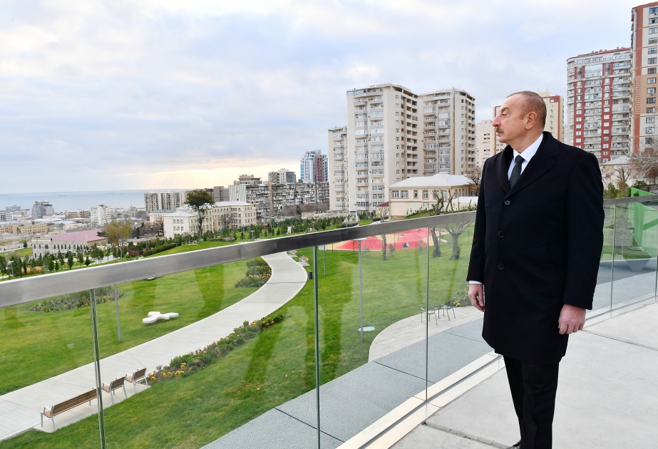 El presidente de Azerbaiyán asistió a la inauguración de la segunda parte del Parque Central en Bakú