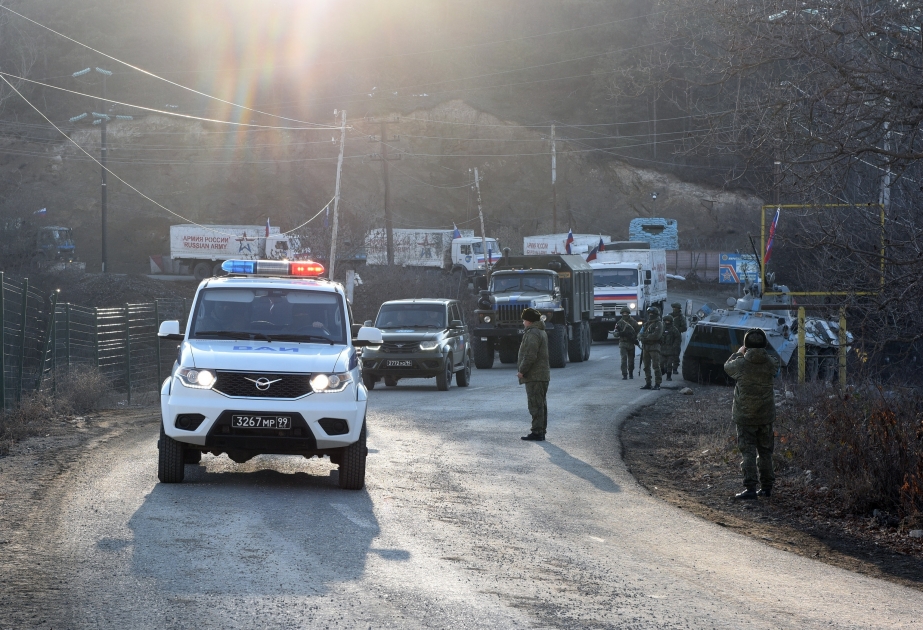 Еще 10 автомобилей, принадлежащих миротворцам, беспрепятственно проехали в направлении Ханкенди