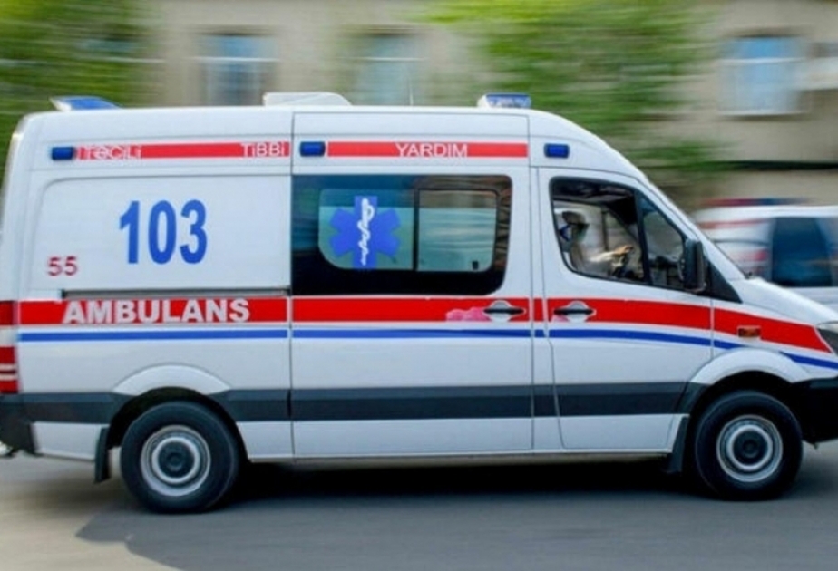Şəmkirdə avtomobildə sıxılmış vəziyyətdə qalmış iki nəfər xilas olunub