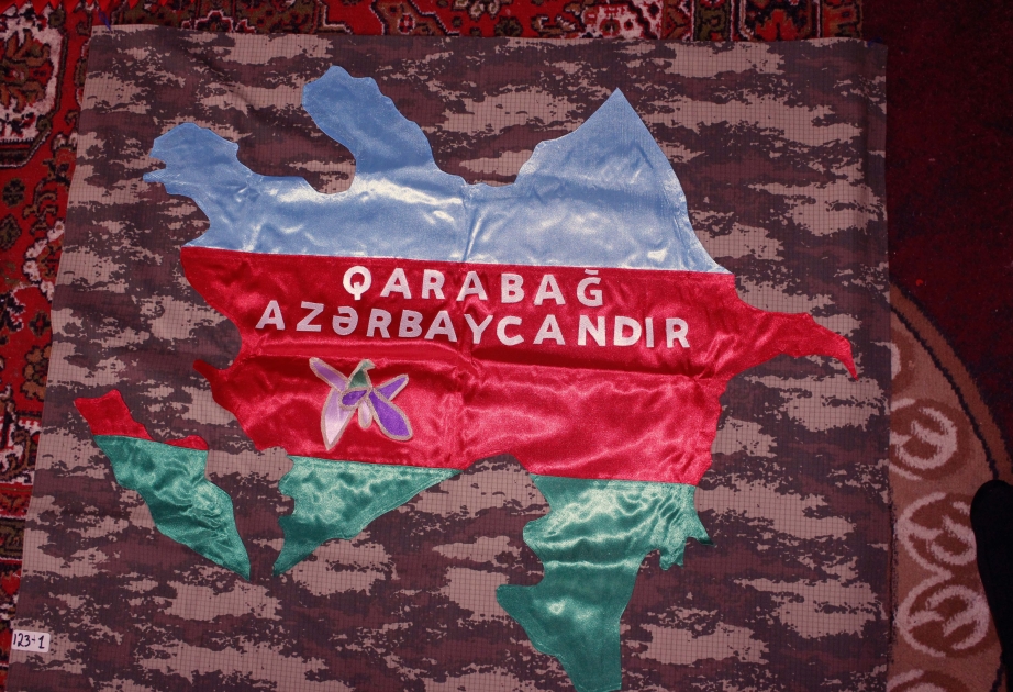 Bir iynədən istifadə olunmaqla yaradılan təkrarolunmaz sənət nümunələri VİDEO