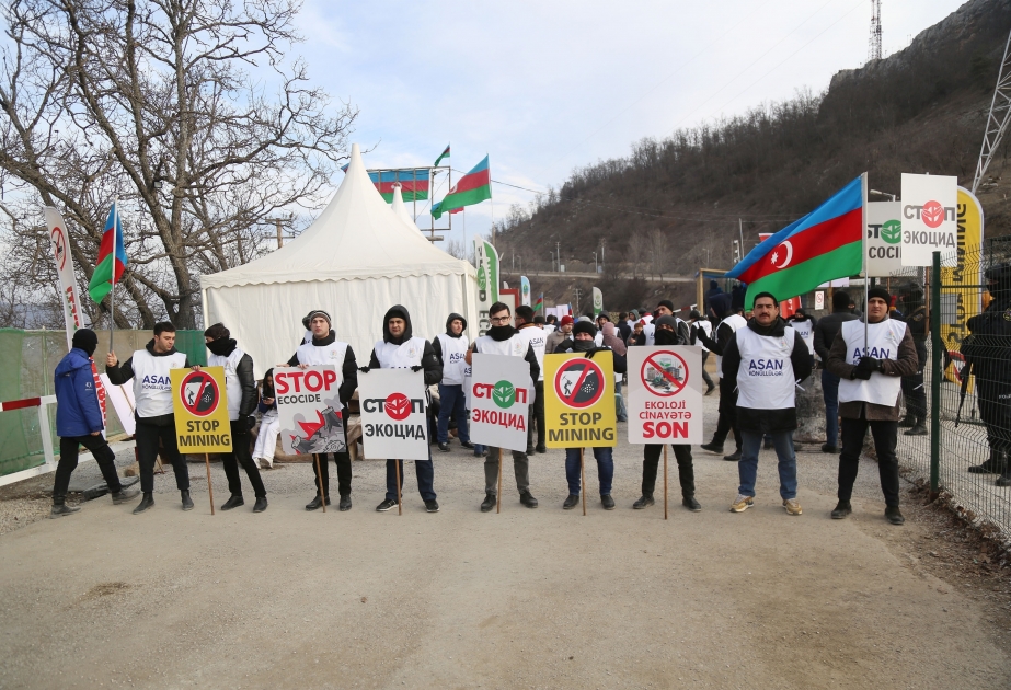 Les manifestations pacifiques sur la route Latchine-Khankendi entrent dans leur 25e jour