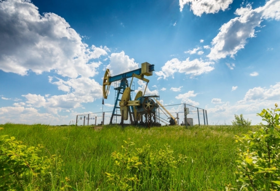 Azerbaijani oil price nears $84