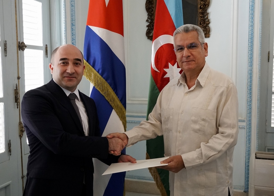 Azerbaijani ambassador presents copy of his credentials to Cuban deputy foreign minister