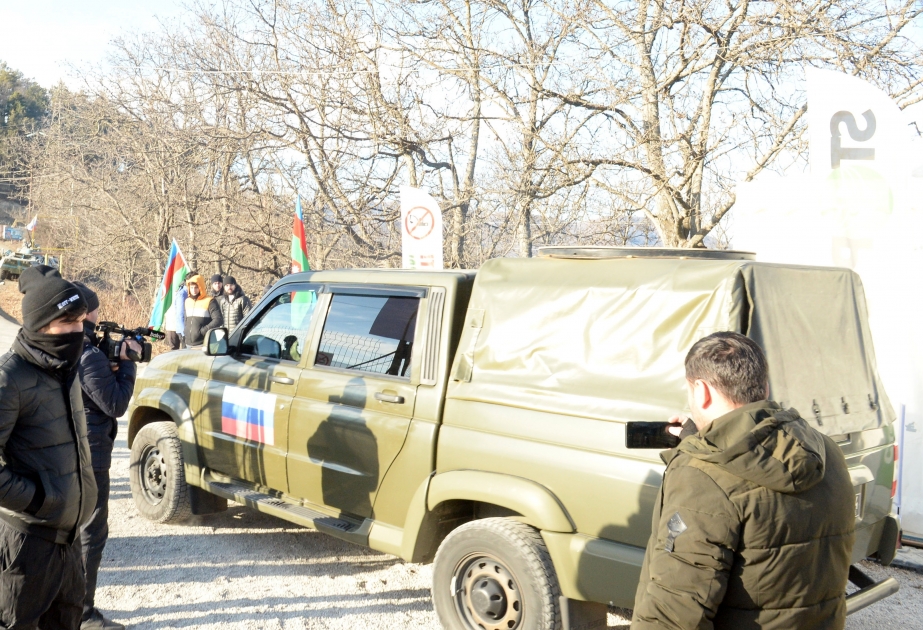 Russian peacekeepers’ passenger car passed freely through protest area