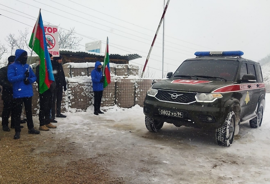 Лачин-Ханкенди: В эти минуты легковой автомобиль миротворцев свободно проехал через территорию проведения акции