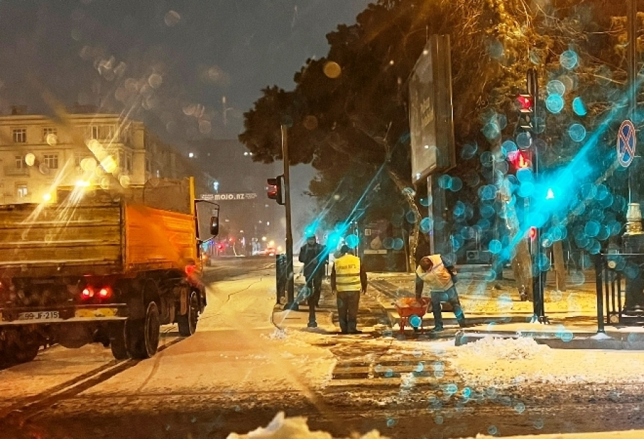 Bakının küçə və prospektləri qardan təmizlənib