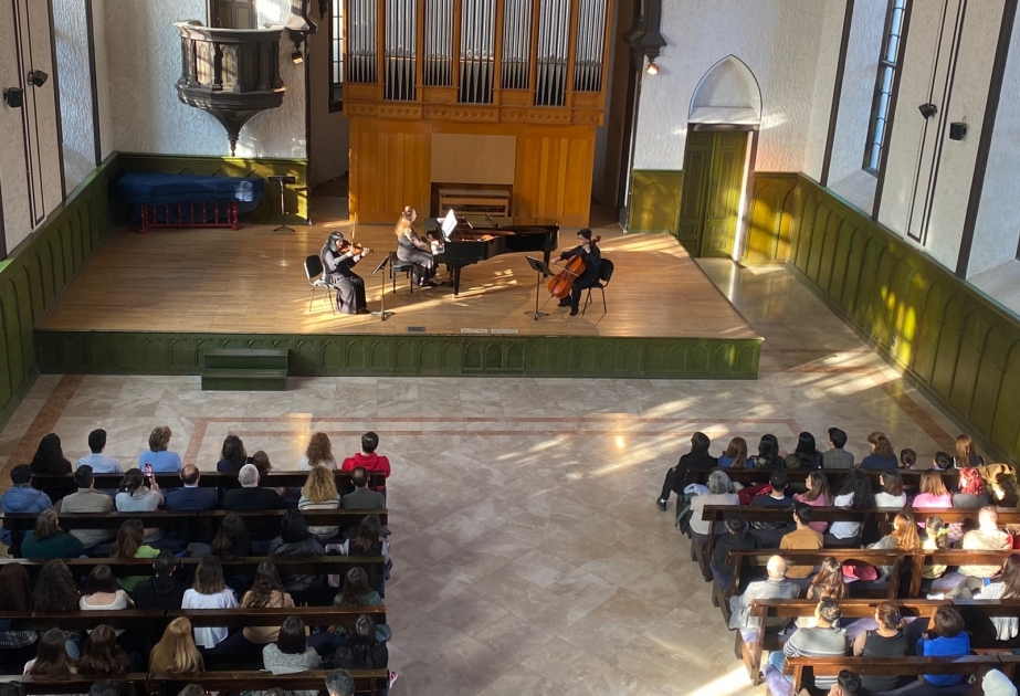 Filarmoniyada abonement konsertlər davam edir