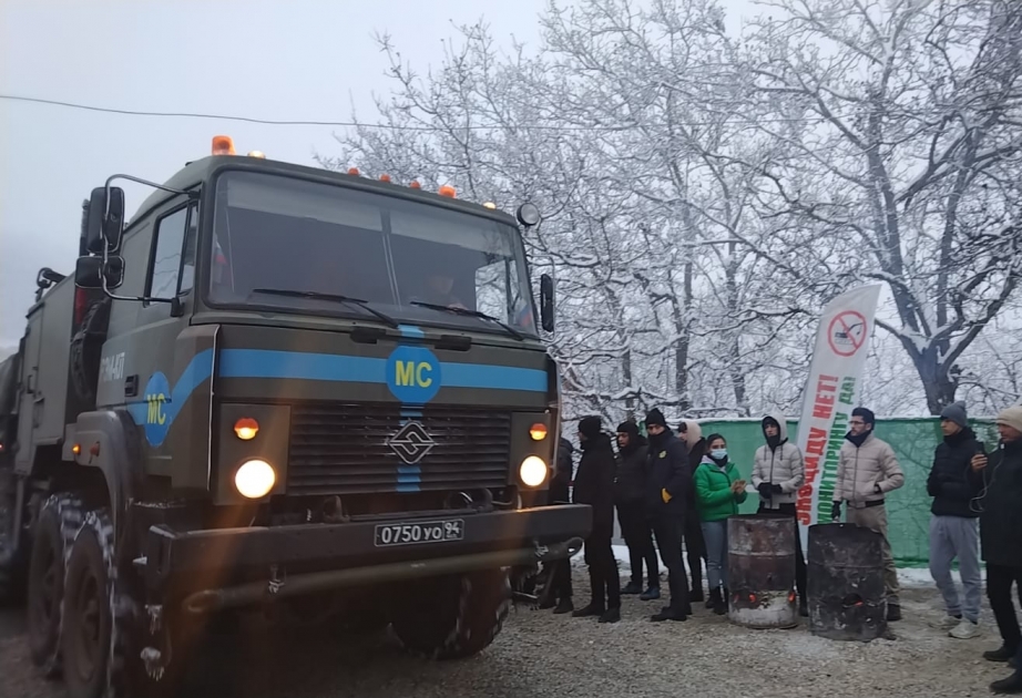 Sülhməramlılara aid iki yük avtomobilinin aksiya ərazisindən sərbəst keçidinə şərait yaradılıb