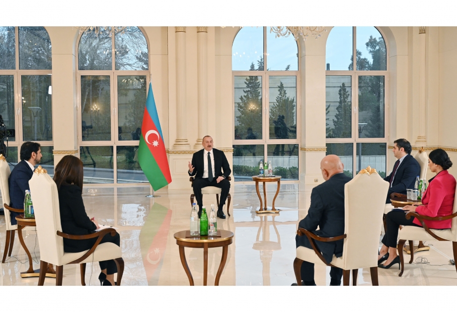 Präsident von Aserbaidschan gibt lokalen Fernsehsendern ein Interview VIDEO