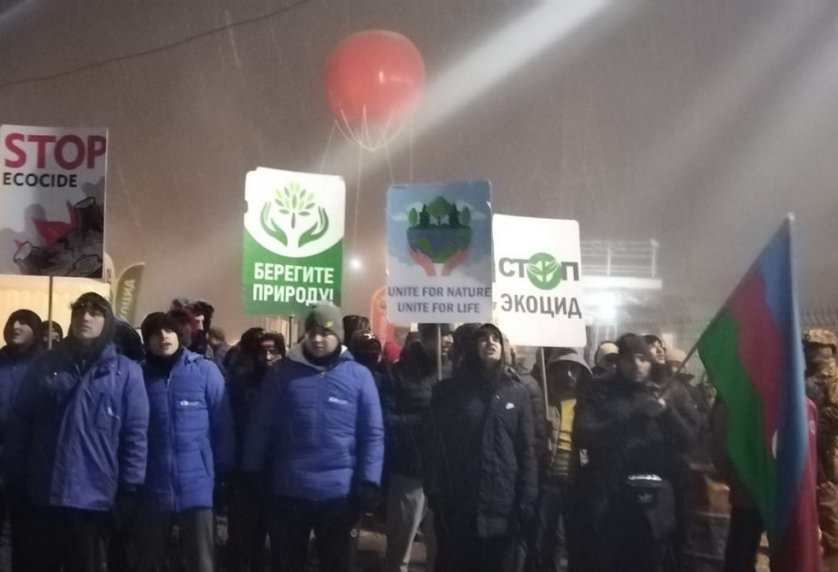 Laçın-Xankəndi yolu: Gecə saatlarında etiraz aksiyasında canlanma müşahidə olunur