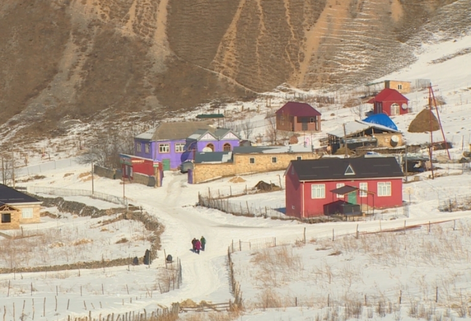 迷人的风景 — 冰冻的瀑布  图片