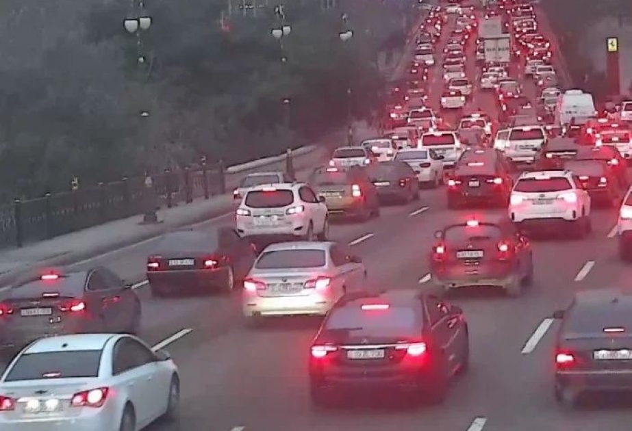 Hazırda paytaxtımızda sıxlıq müşahidə edilən yollar -  SİYAHI