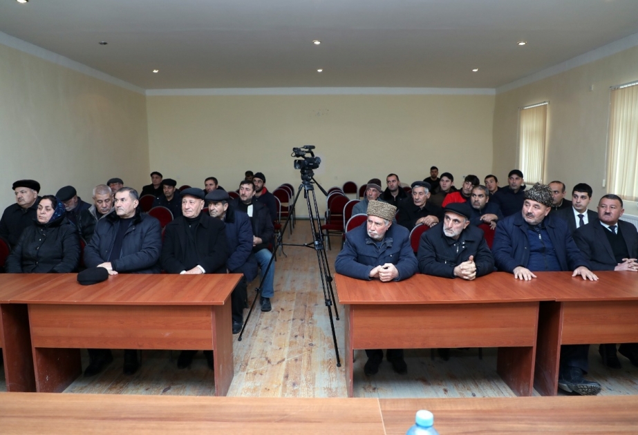 “Azəriqaz”ın əməkdaşları Şirvanda sahibkarlarla görüşüblər