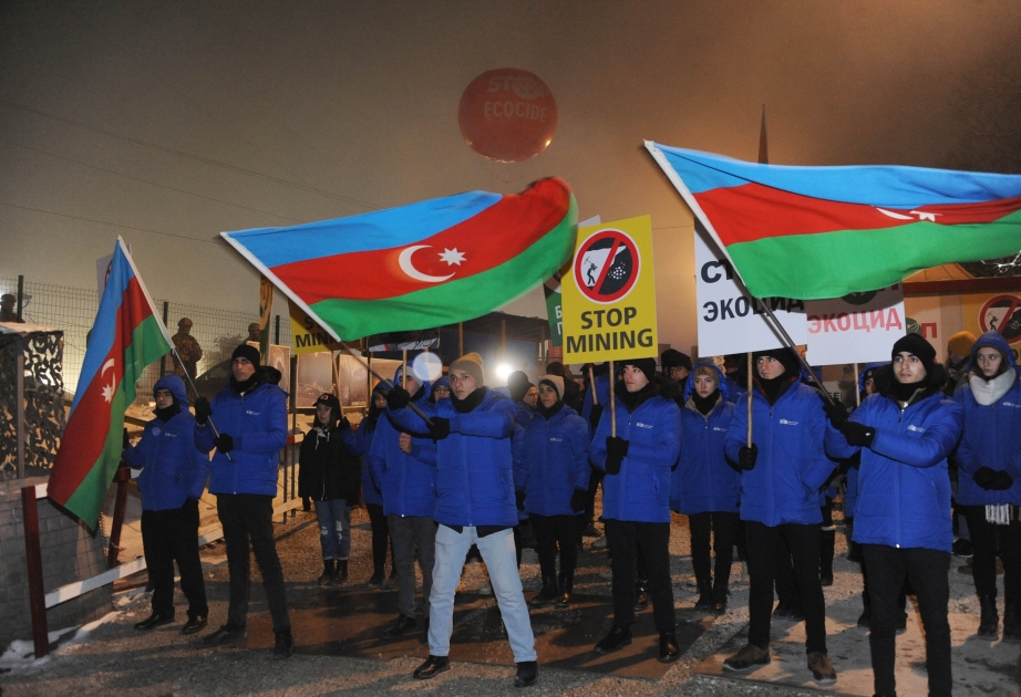 Несмотря на морозную погоду, экоактивисты продолжают протесты