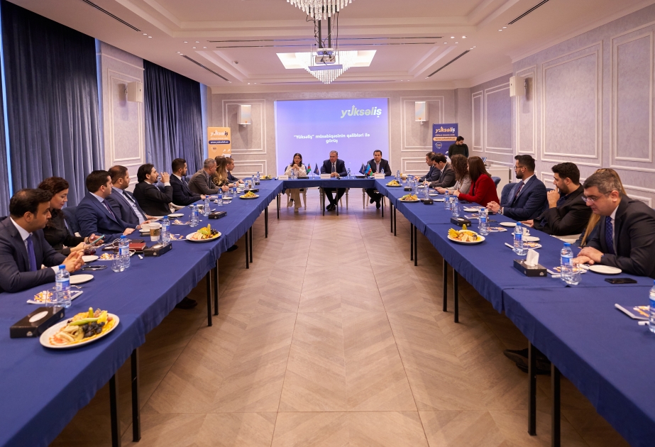 Prezidentin köməkçisi “Yüksəliş” müsabiqəsinin qalibləri ilə görüşüb