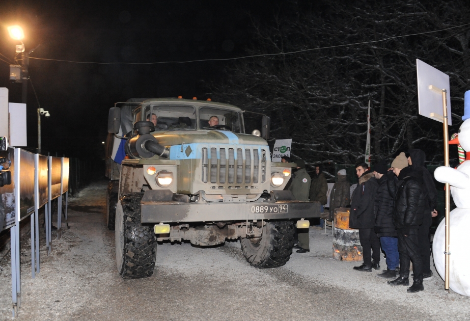 Four more vehicles belonging to Russian peacekeepers passed through protest area without hindrance