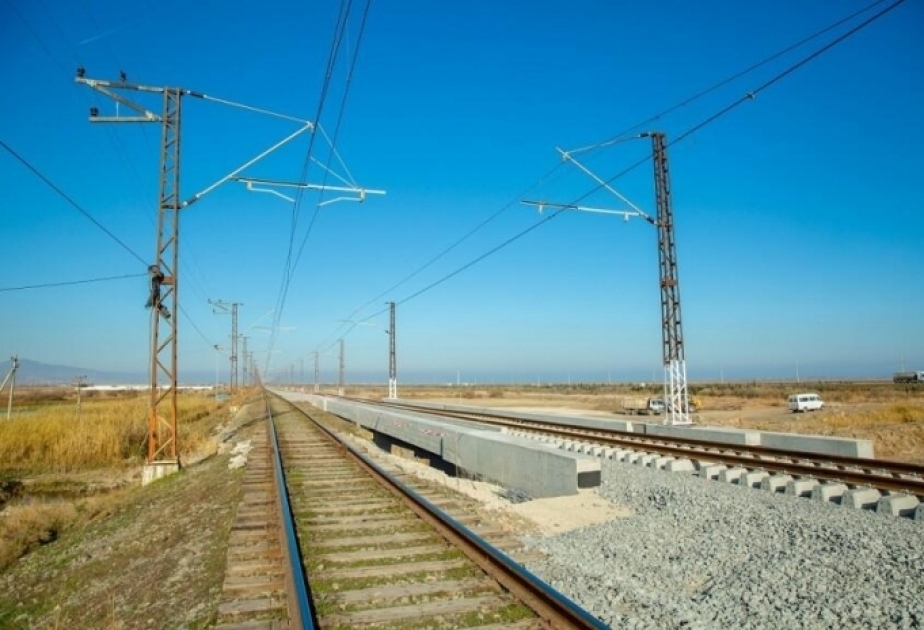 Строительные работы по реконструкции железнодорожной линии Сумгайыт-Ялама выполнены на 48 процентов