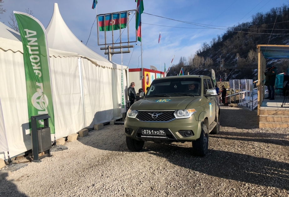 Russian peacekeepers’ passenger cars passed freely along Lachin-Khankandi road