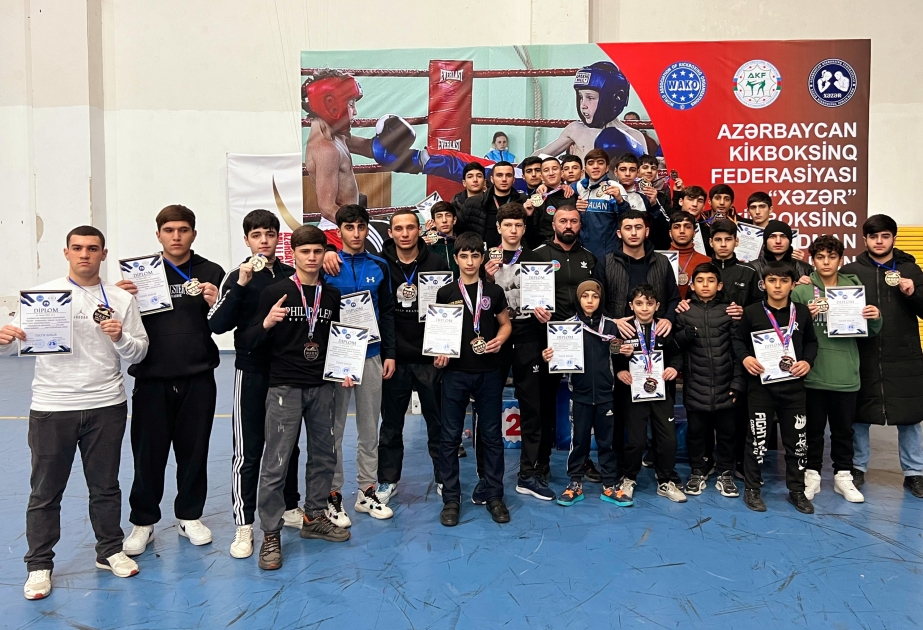 Yeniyetmə və gənc kikboksçular ilin ilk yarışında güclərini sınayıblar