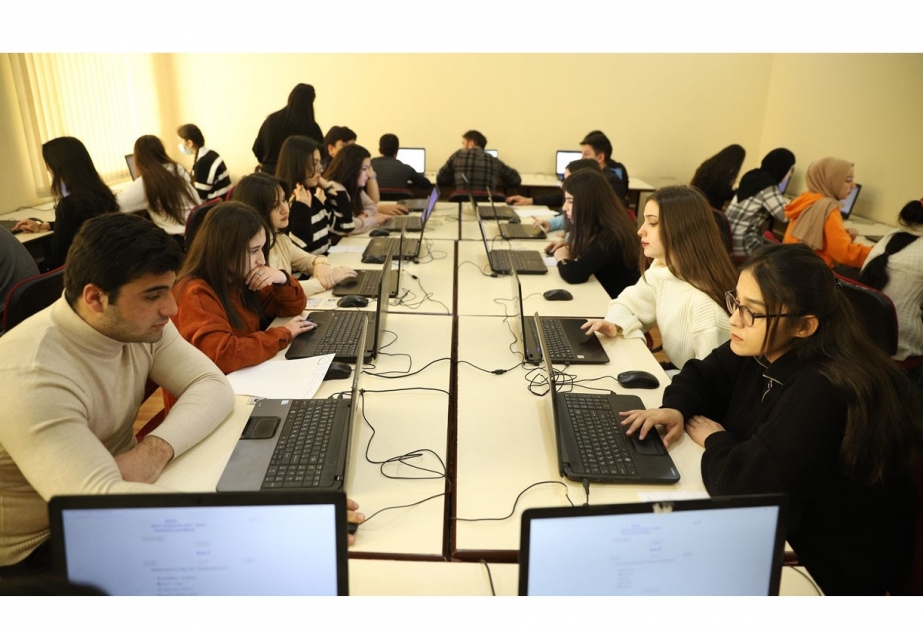 Media və ictimaiyyət nümayəndələri Gəncə Dövlət Universitetində imtahan prosesini izləyiblər