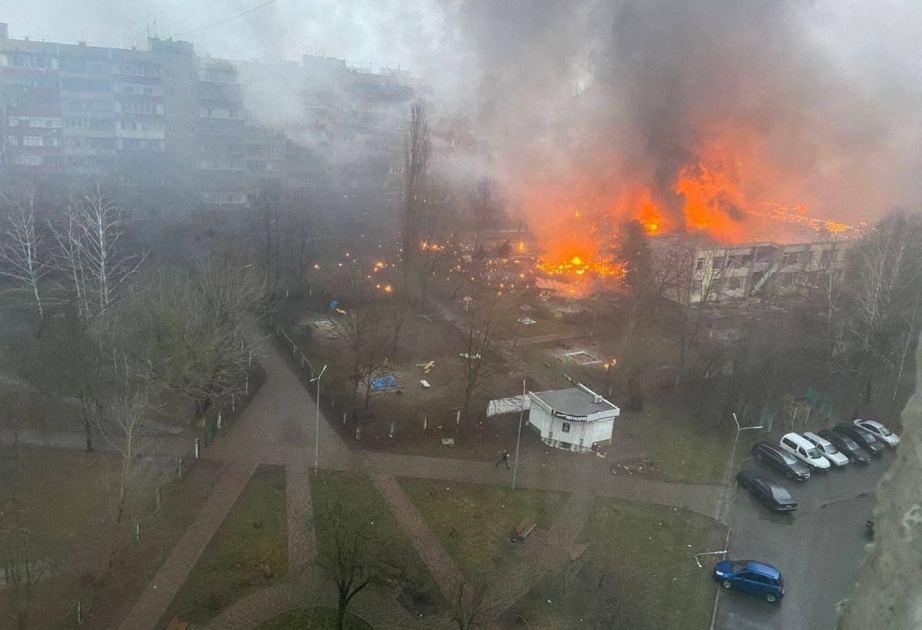 Вертолет упал на территорию детского сада в Киеве, есть погибшие