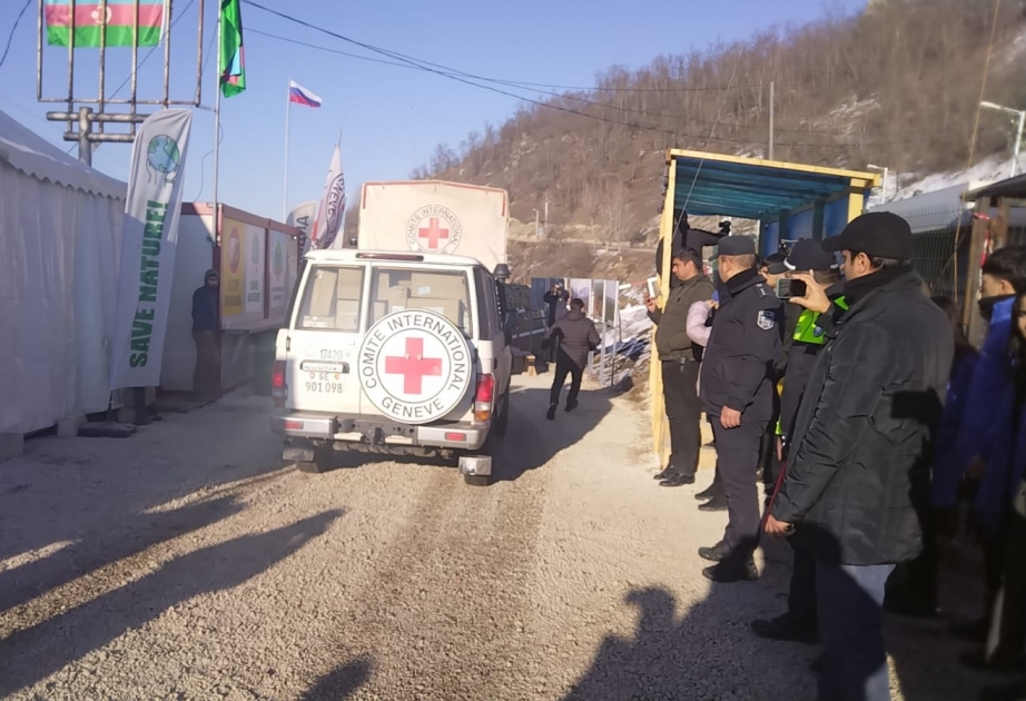 Səhər saatlarında aksiya ərazisindən Laçın istiqamətinə gedən BQXK-yə məxsus avtomobillər geri qayıdıb