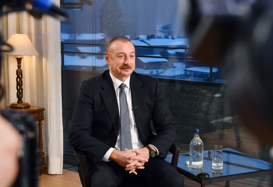 Presidente de Azerbaiyán: "Esperamos que haya más inversiones en el sector no energético"