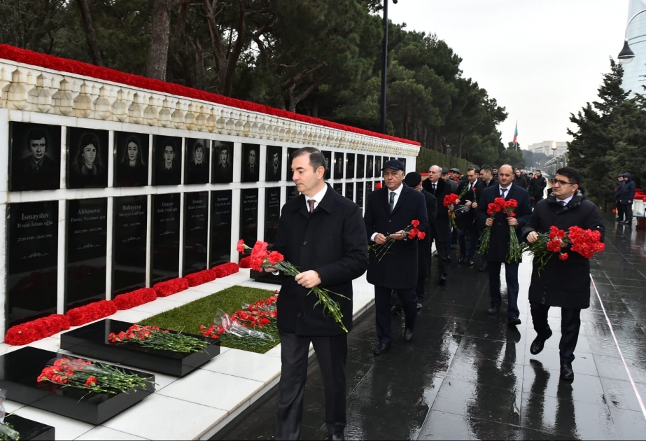 Xüsusi Rabitə və İnformasiya Təhlükəsizliyi Dövlət Xidmətinin kollektivi Şəhidlər xiyabanını ziyarət edib