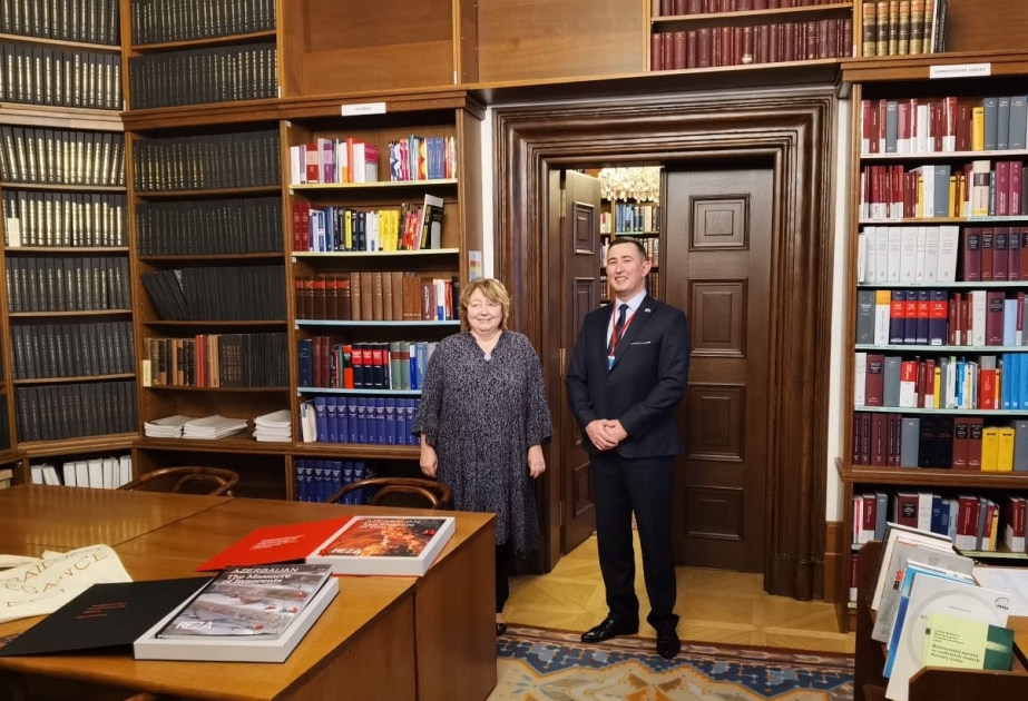 Библиотеке парламента Чехии переданы в дар книги об Азербайджане