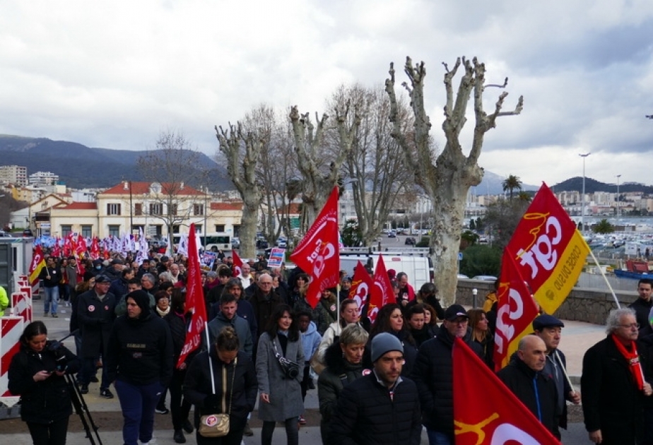 Fransada pensiya islahatına qarşı nümayişdə 2 milyon etirazçı iştirak edib VİDEO