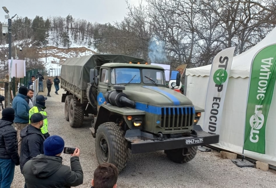 Конвой автомобилей российских миротворцев беспрепятственно проехал через территорию проведения акции