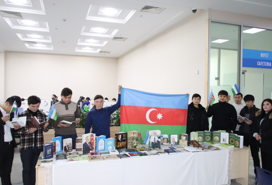 Богатая коллекция книг об Азербайджане передана в дар 14 центральным библиотекам Узбекистана
