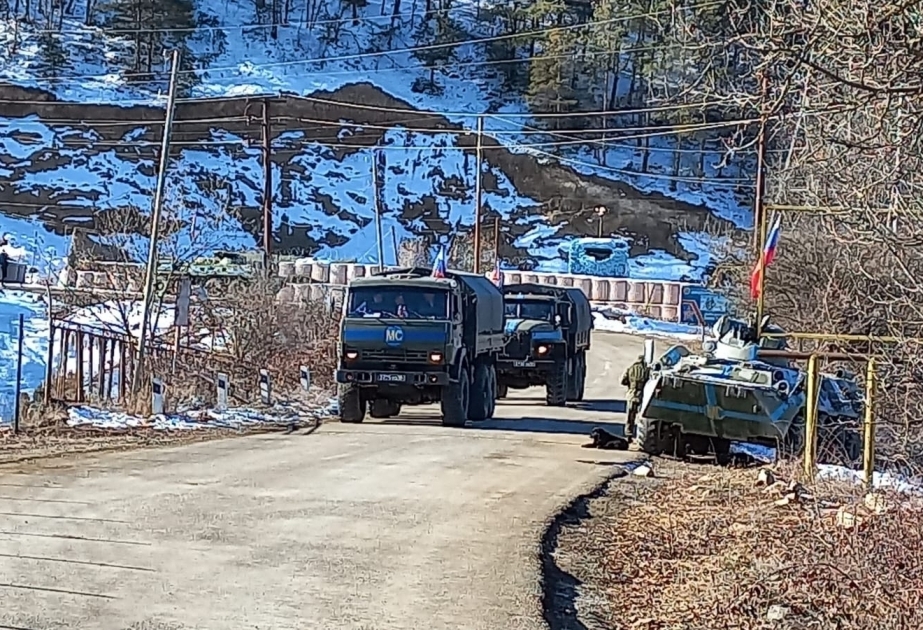 Two more vehicles of Russian peacekeepers passed freely through protest area