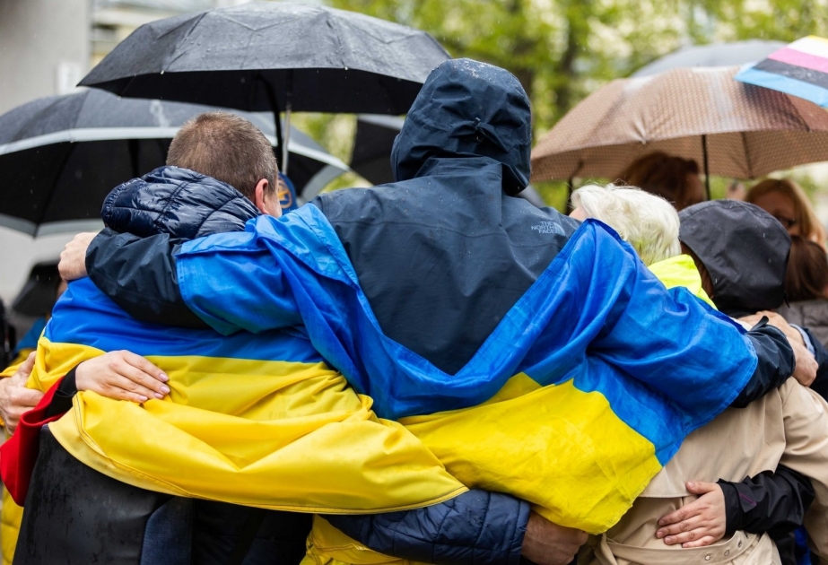 Sorğu: Vətəndaşların əksəriyyəti Ukraynada hadisələrin düzgün istiqamətdə inkişaf etdiyinə inanır

