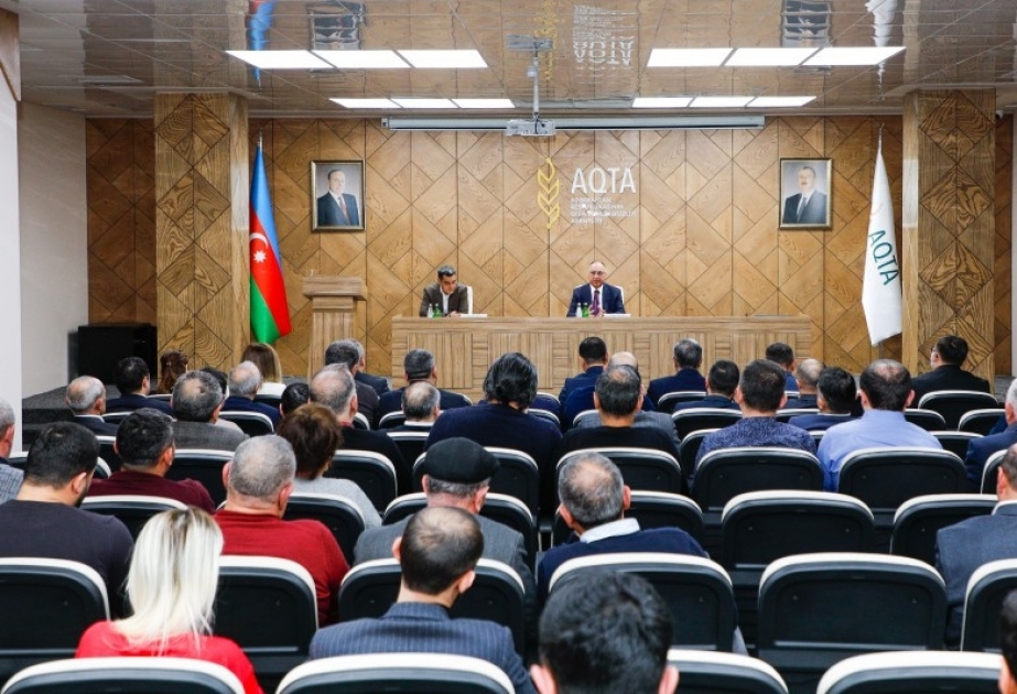 Süd və süd məhsulları sahəsində fəaliyyət göstərən sahibkarlarla görüş olub