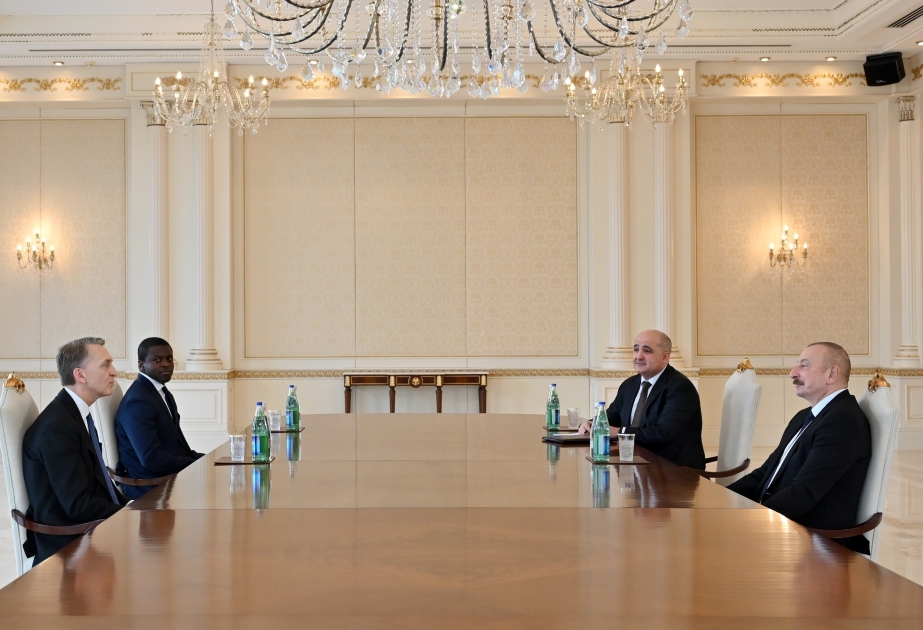 الرئيس إلهام علييف يلتقي الرئيس التنفيذي العام لشركة 