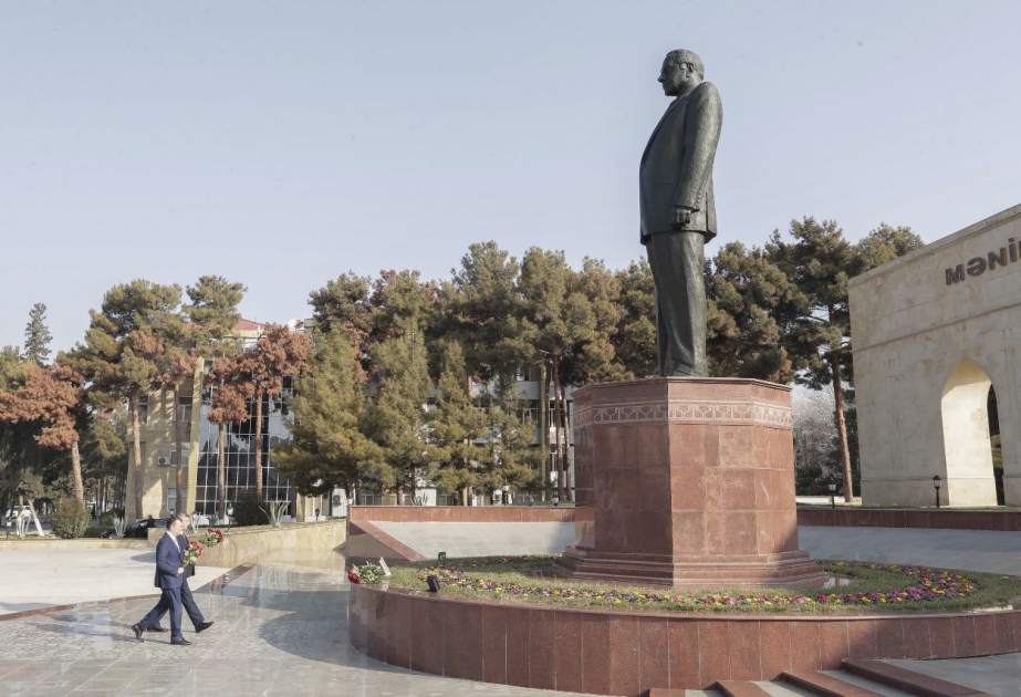 Əmək və əhalinin sosial müdafiə naziri Şirvan şəhərində vətəndaşları qəbul edib