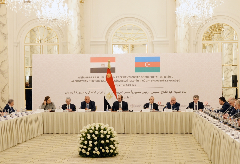 Egyptian President meets with Azerbaijani businessmen in Baku